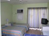 Meridian Inn Oistins Extérieur photo
